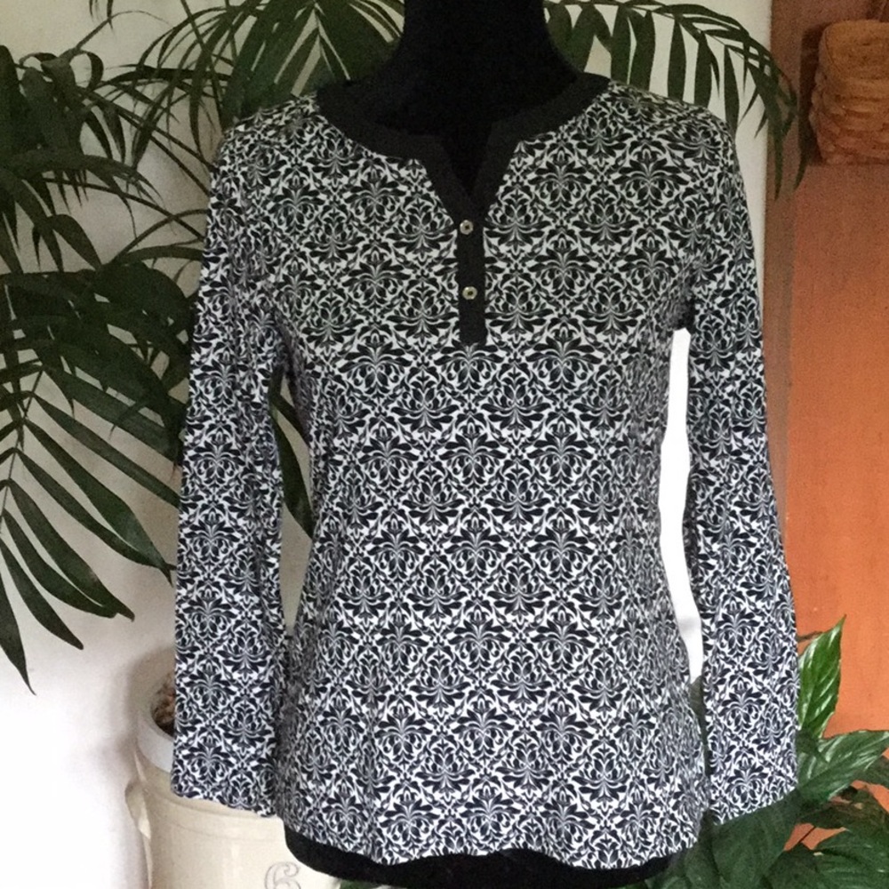 Long Sleeved Black & White Top